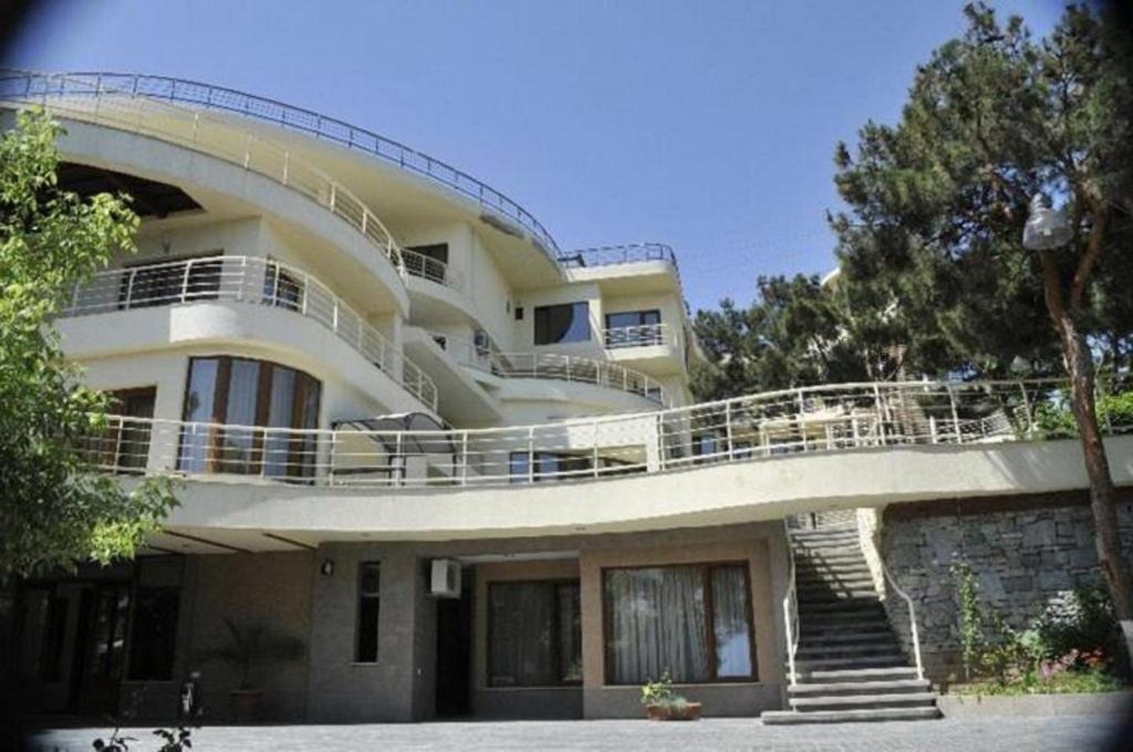 Beaumonde Garden Hotel